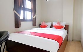 Oyo 2980 Graha Andi Putri Hotel